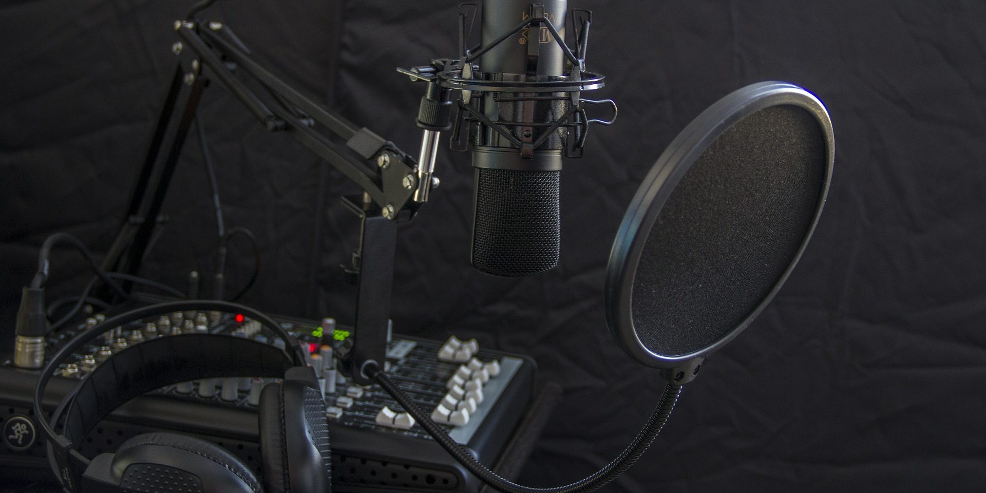 Best Mics for Female Voice Overs 2020