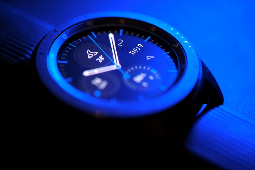 Galaxy Watch vs Active 2 (Which One Should You Buy?)